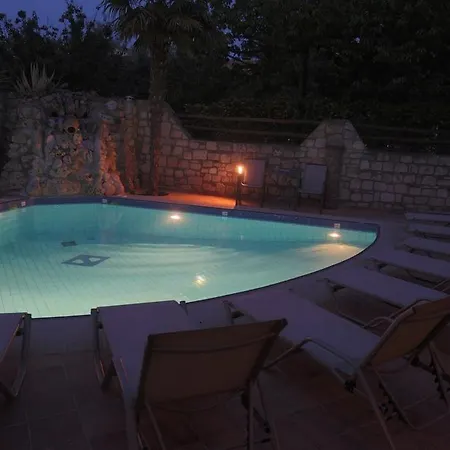 Zeus 3* Άφυτος